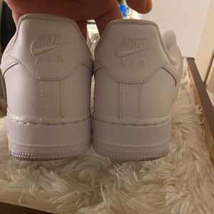 Air Force 1 sneakers don’t have the box